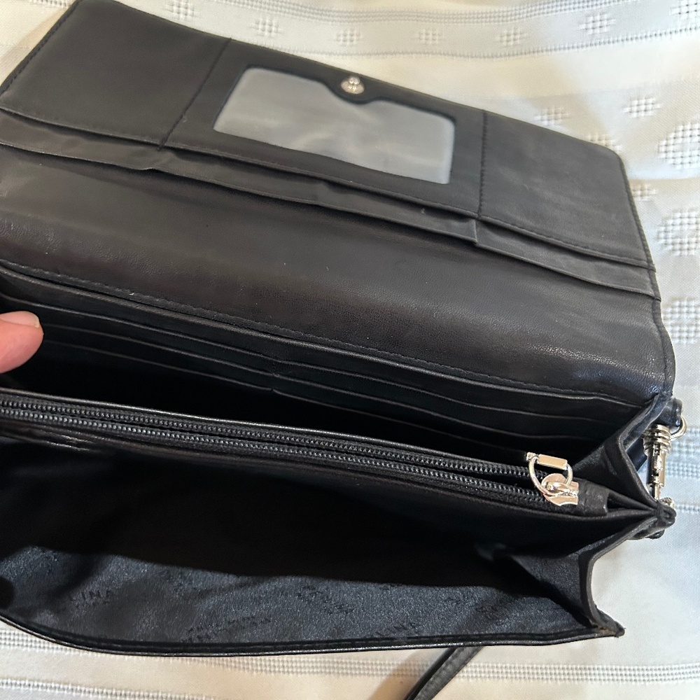 Perlina Leather Crossbody/Wallet - Picture 4 of 6